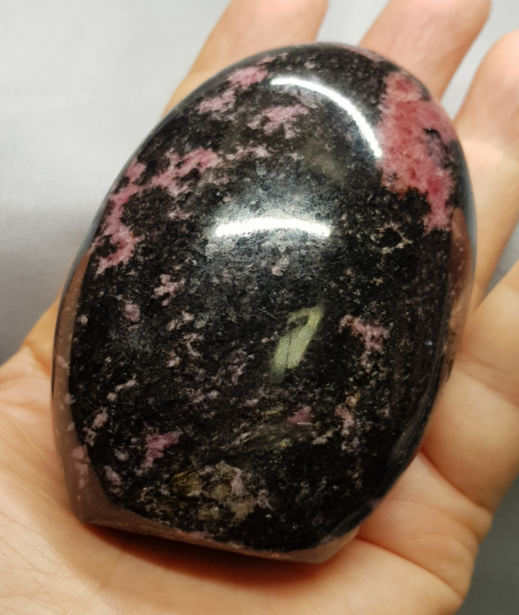 아프리카 로도나이트 입석 형