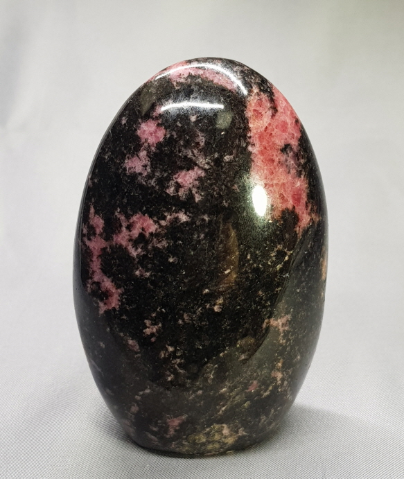 아프리카 로도나이트 입석 형