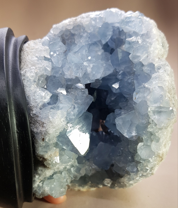 꿈의 수정 셀레스타이트 지오드 1731g