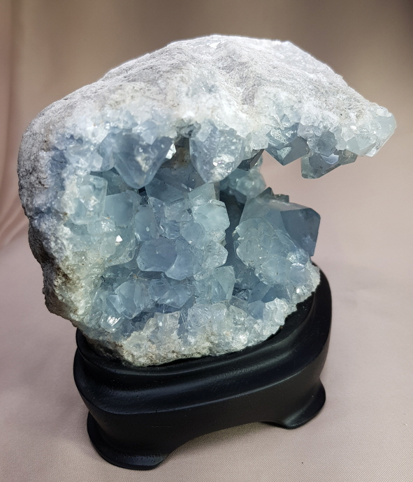 꿈의 수정 셀레스타이트 지오드 1731g