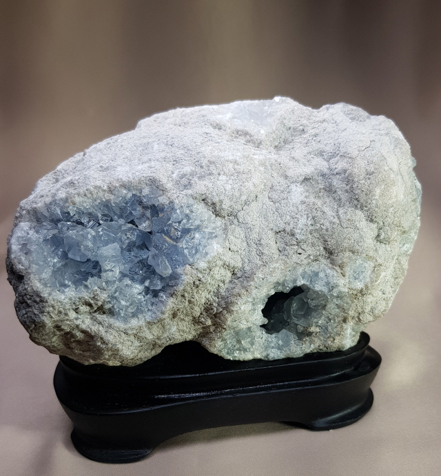 꿈의 수정 셀레스타이트 지오드 1731g