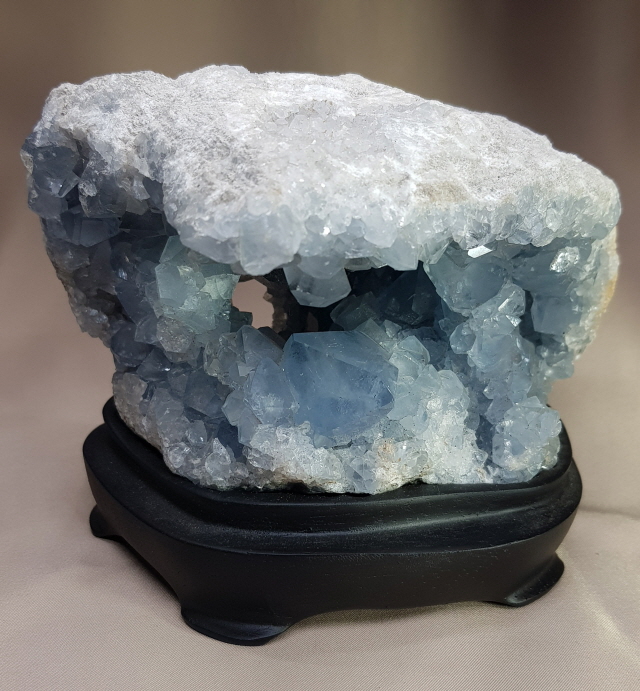 꿈의 수정 셀레스타이트 지오드 1731g