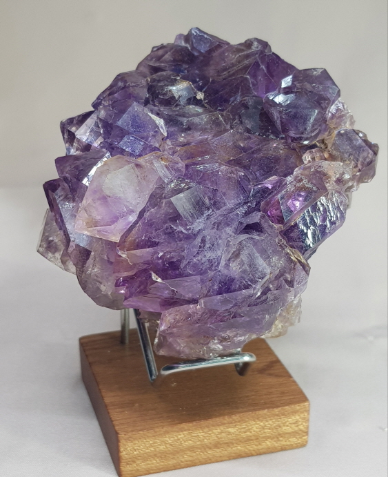 엘레스티얼 수정( Elestial Quartz)