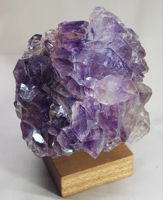 엘레스티얼 수정( Elestial Quartz)