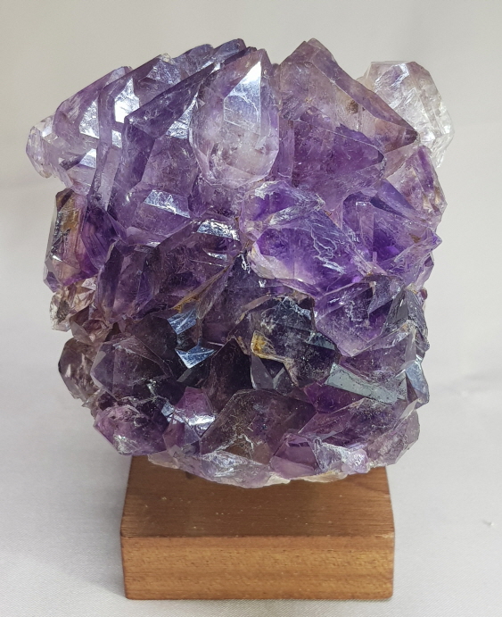 엘레스티얼 수정( Elestial Quartz)