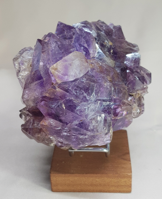 엘레스티얼 수정( Elestial Quartz)