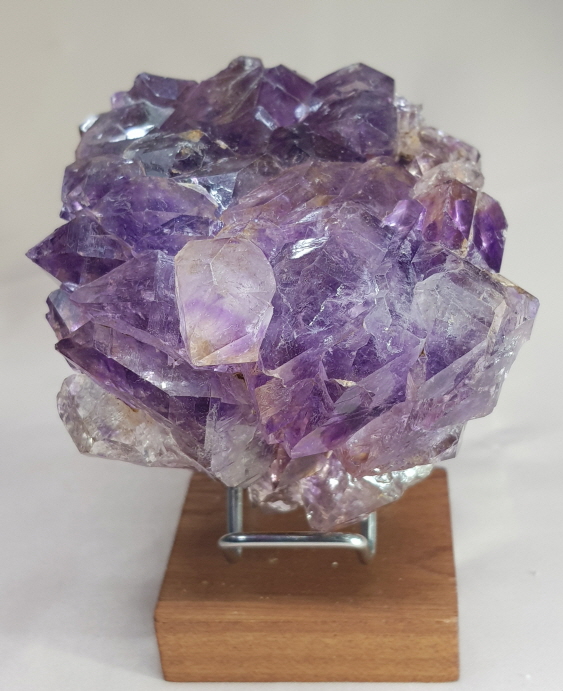 엘레스티얼 수정( Elestial Quartz)