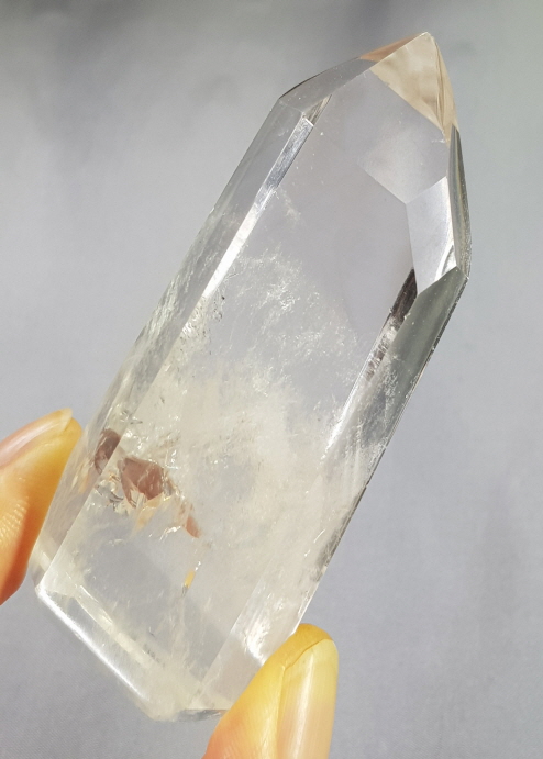 맑고 투명도 좋은 황수정