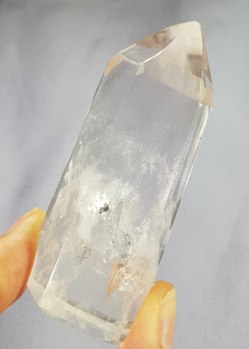 맑고 투명도 좋은 황수정