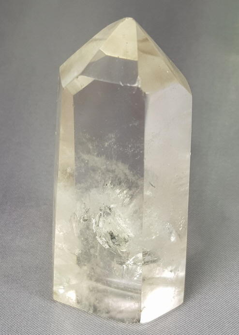 맑고 투명도 좋은 황수정