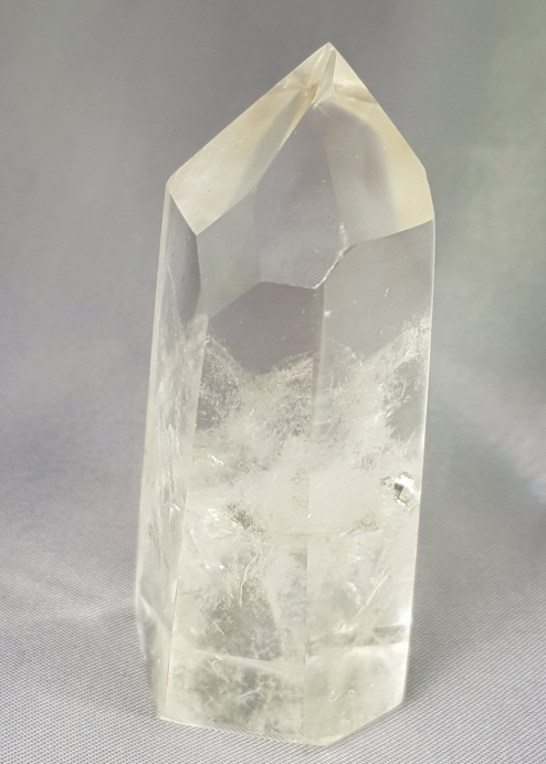 맑고 투명도 좋은 황수정