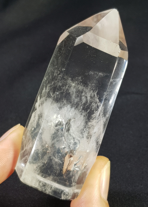 맑고 투명도 좋은 황수정