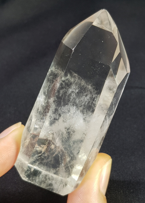 맑고 투명도 좋은 황수정