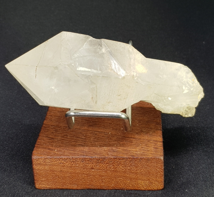 레무리안 셉타 수정 원석