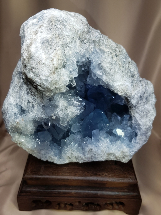 색감 좋은 셀레스타이트 5.4k