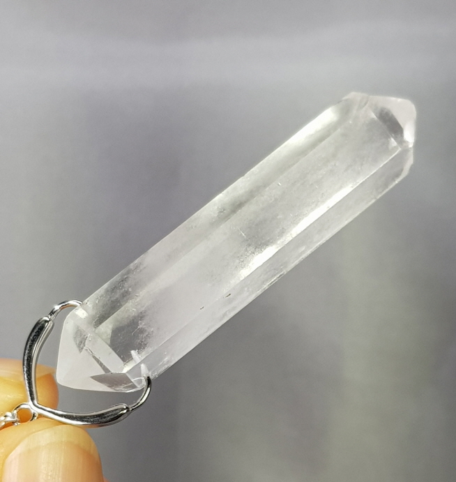 백수정 더블포인트 펜던트