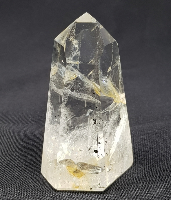 인쿠르젼 육각주