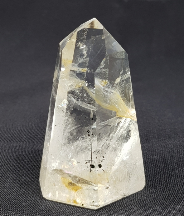 인쿠르젼 육각주