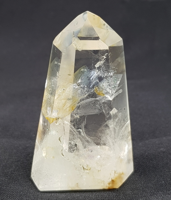 인쿠르젼 육각주