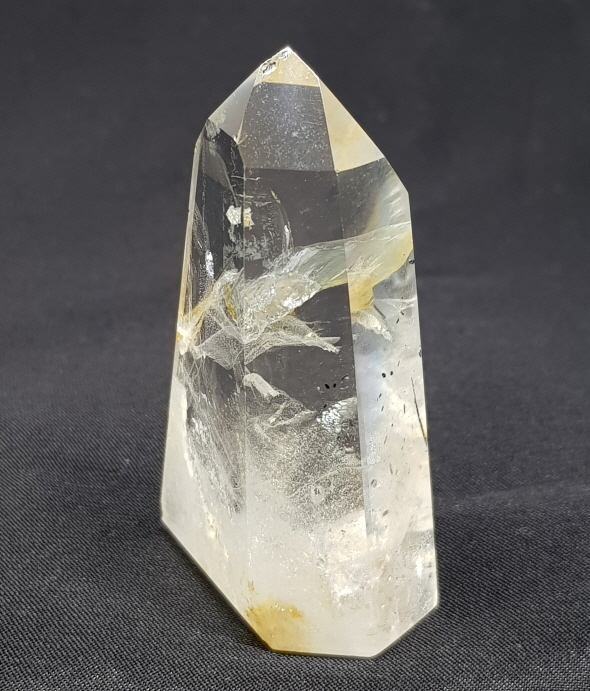 인쿠르젼 육각주