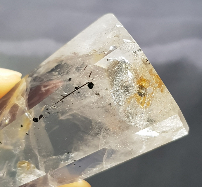 인쿠르젼 육각주