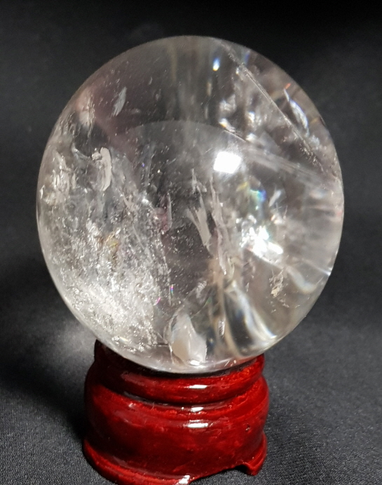 투명도 좋은 무지개 백수정 63mm구