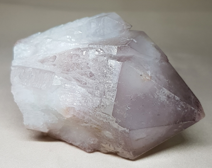 셀레스티얼 쿼츠 (천상 석영)