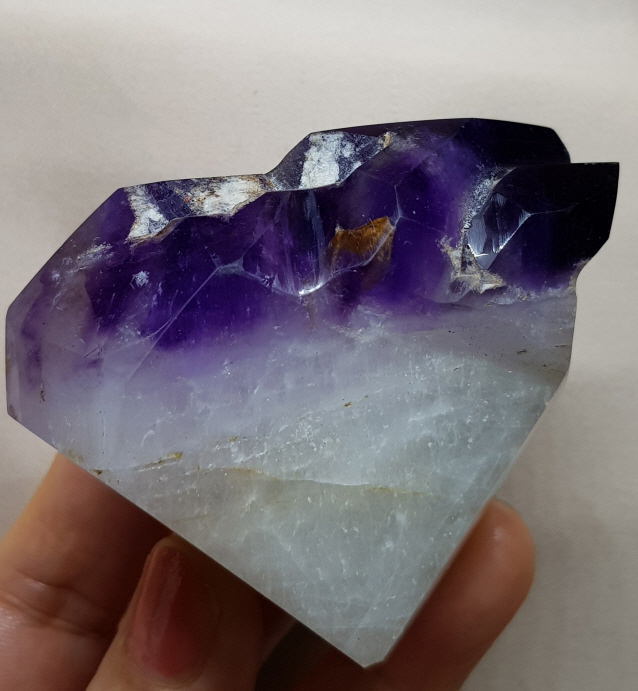 자수정 유사 엘레스티얼