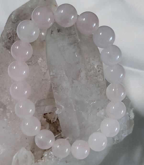 연한 장미수정 10mm 팔찌