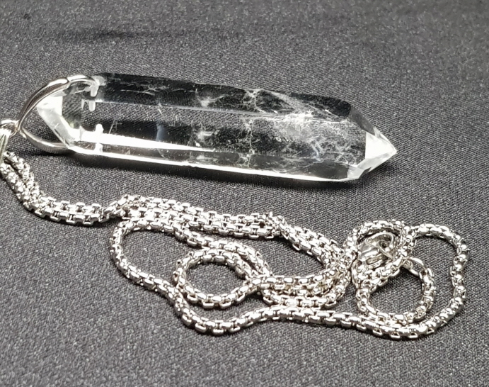 백수정 더블포인트펜던트