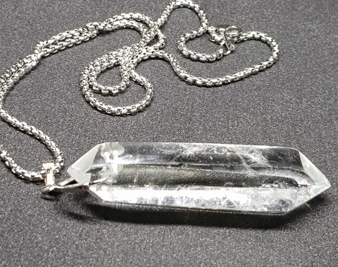 백수정 더블포인트펜던트