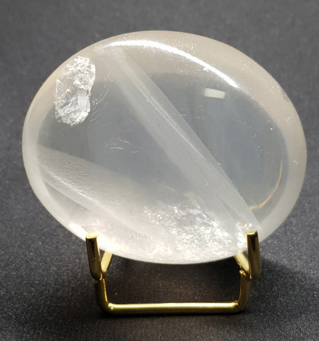 깨끗한 밀크수정