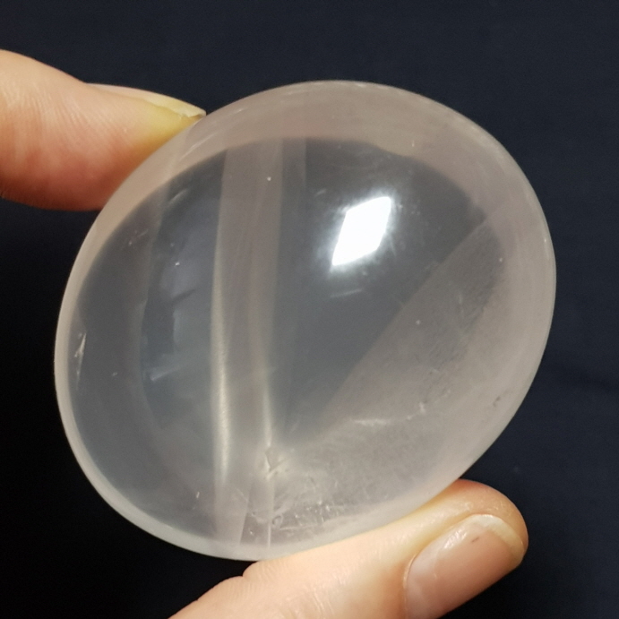 깨끗한 밀크수정