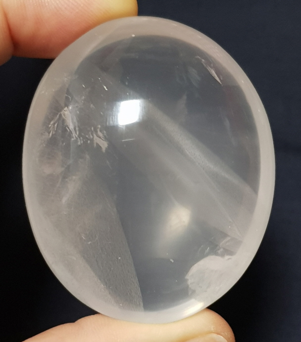 깨끗한 밀크수정