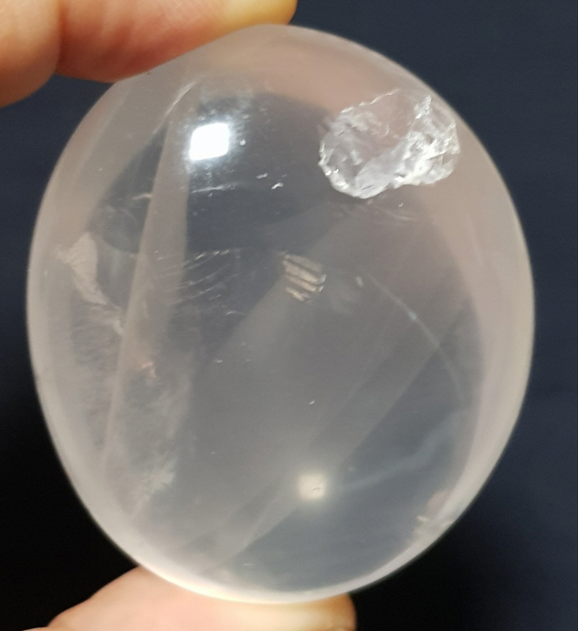 깨끗한 밀크수정