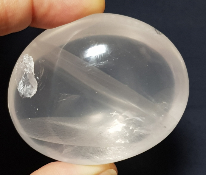 깨끗한 밀크수정