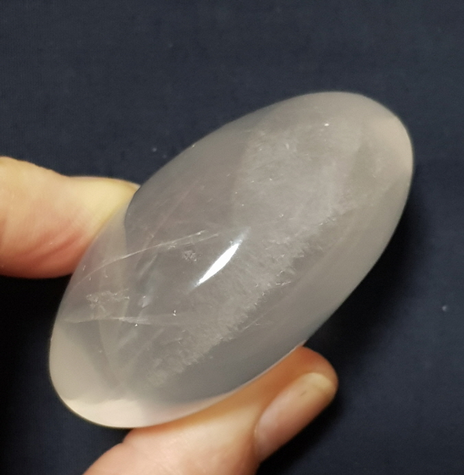 깨끗한 밀크수정