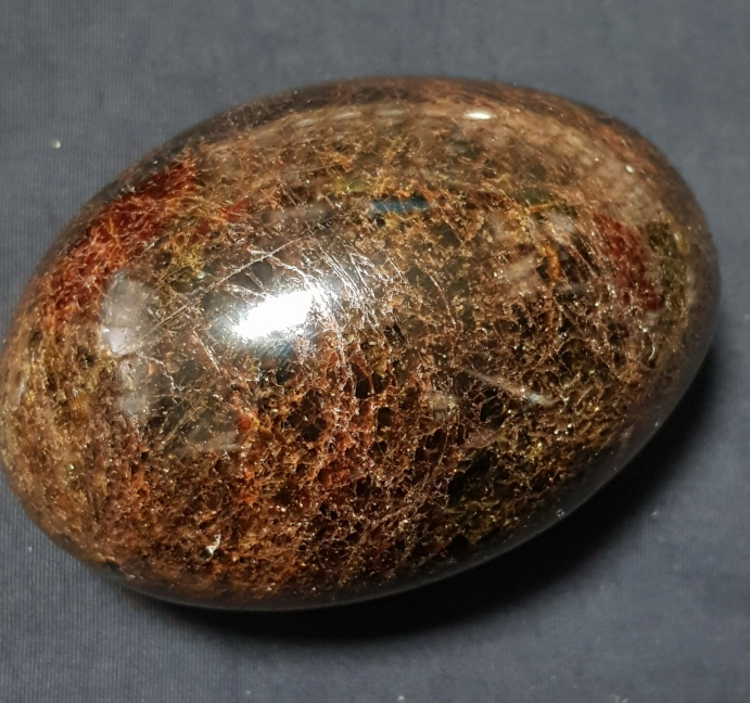 트라바이트(갈색 투르말린)