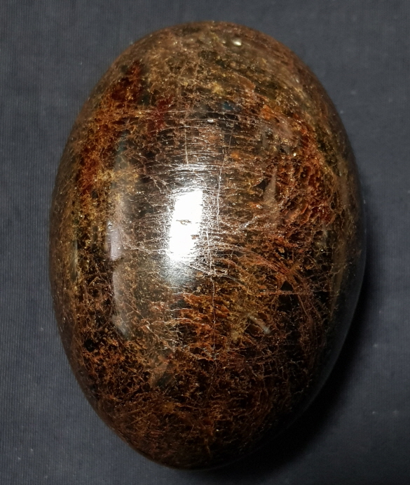 트라바이트(갈색 투르말린)