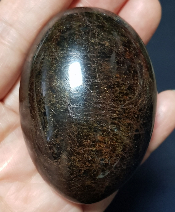 트라바이트(갈색 투르말린)