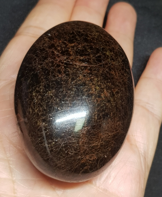 트라바이트(갈색 투르말린)