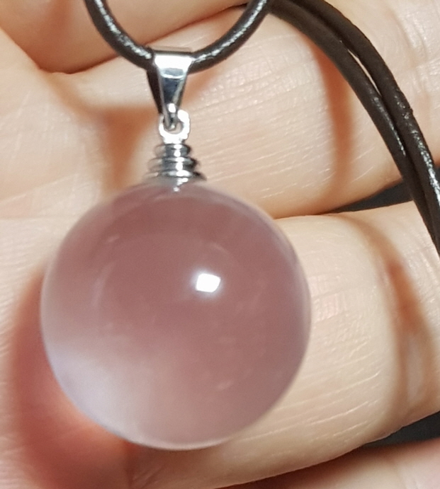 밀크수정펜던트