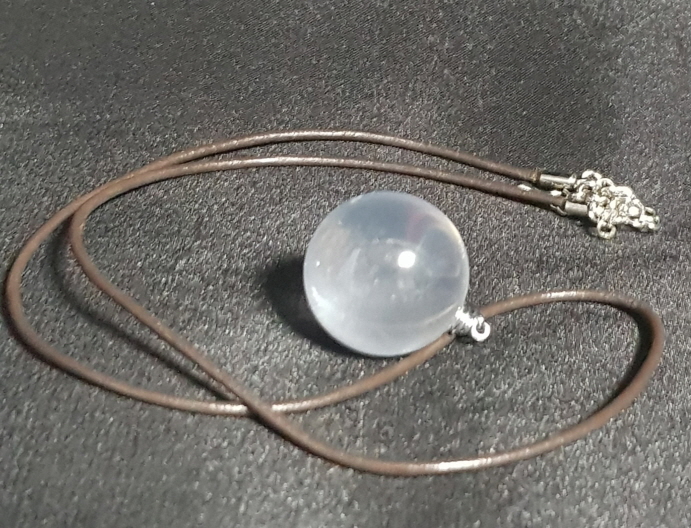 밀크수정펜던트