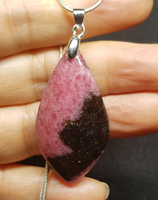 로도나이트 펜던트