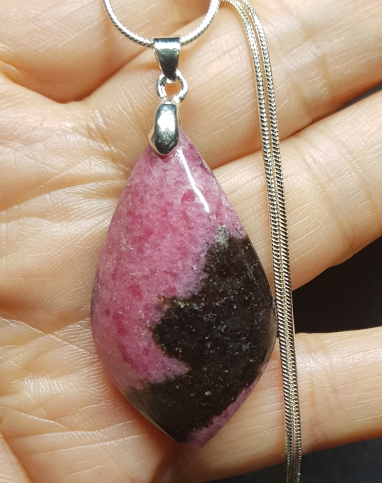 로도나이트 펜던트