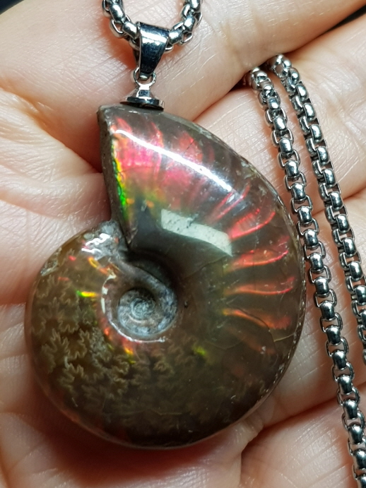 붉은 빛 오팔 암몰라이트 펜던트