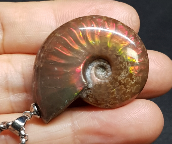 붉은 빛 오팔 암몰라이트 펜던트