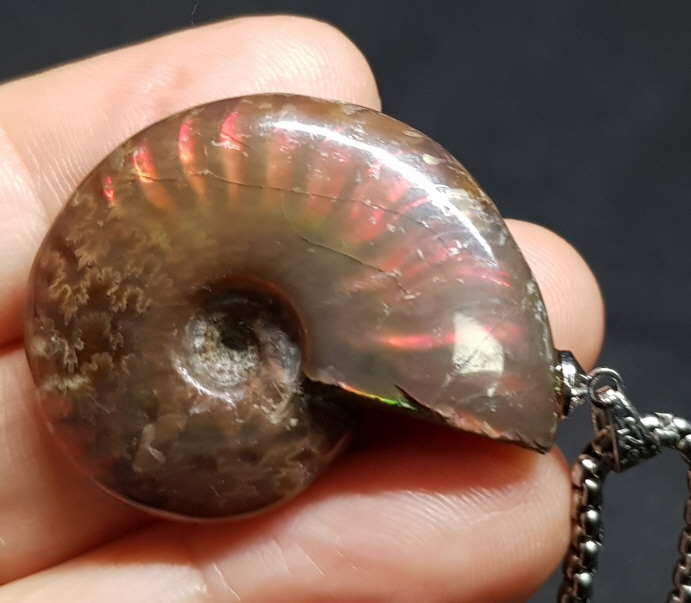 붉은 빛 오팔 암몰라이트 펜던트