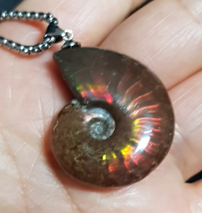 붉은 빛 오팔 암몰라이트 펜던트