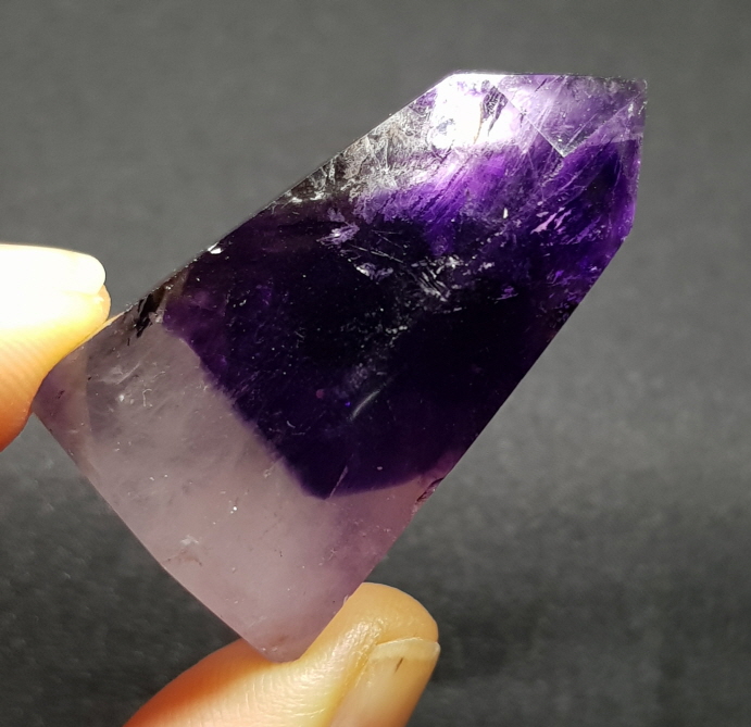 작은 자수정 육각주